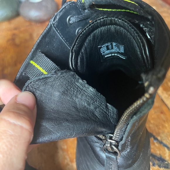 Black leather boots - Picture 4 of 5